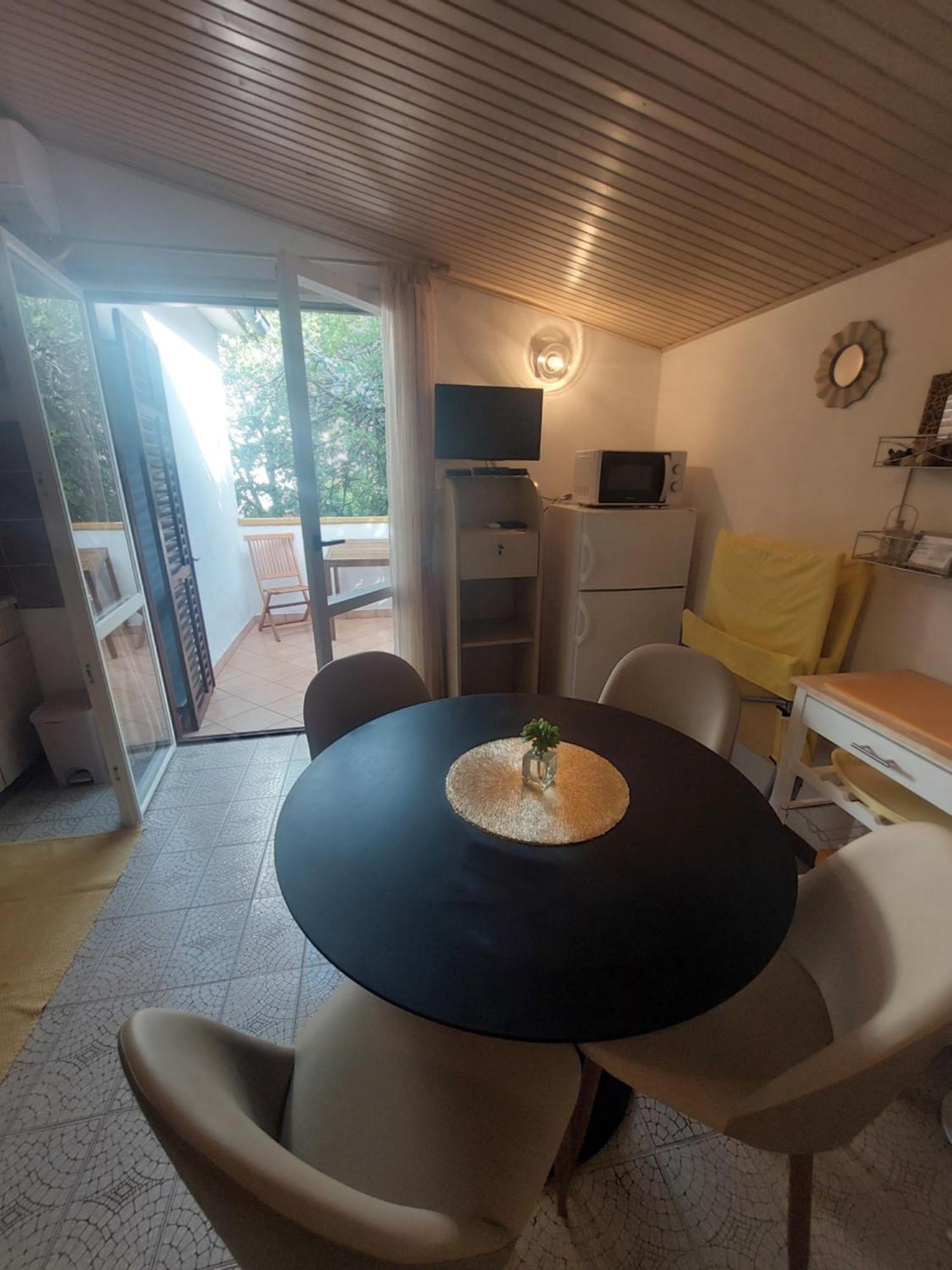 Apartment Tonci ラブ エクステリア 写真